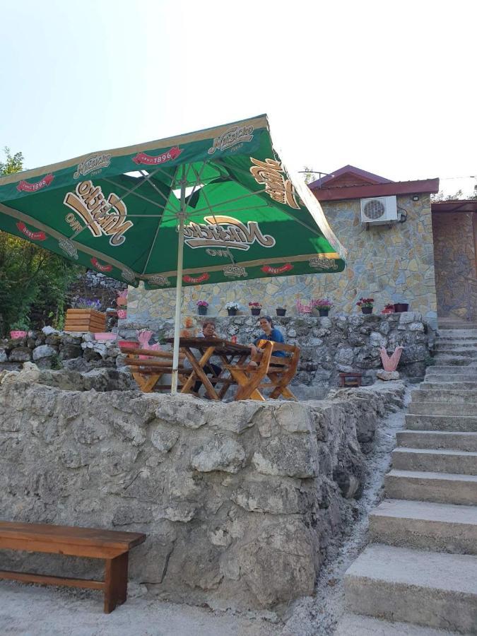 Mali Raj Apartmani Cetinje Exterior photo